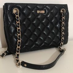 Gently Used Beautiful Bag In Perfect Condition. Purse Opens Into Three Compartments Quilted Purse, Bags Kate Spade, Quilted Purses, Kate Spade Bags, Kate Spade Bag, Beautiful Bags, Chain Strap, Kate Spade, Bag Lady