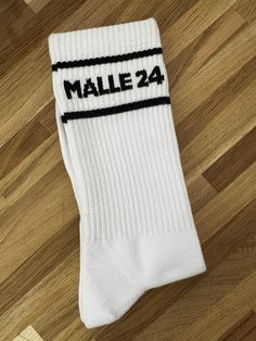 Malle 24 socks! Stand on the chairs in the Bierkönig and show everyone your unbelievably cool Malle 24 socks. Elastic, stylish, perfect for drinking in classic sports socks style. Are you a large group and like to go to Malle in the same outfit? Then this is the perfect addition to any outfit. Perfect in Adilette. They are one size fits all. The socks fit any foot size 38-45. They fit perfectly. Material: 80% cotton 15% Polyester 5% spandex Socks Style, Socks Funny, Oktoberfest Party, Sports Socks, Funny Socks, Athletic Socks, Style Classique, Fashion Socks, Sport Socks