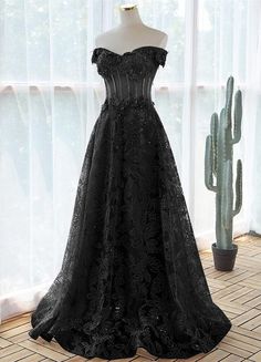 A-Line Off spalla Black Tulle con abito da festa in pizzo, abito da ballo lungo nero
A-Line Off spalla Black Tulle con abito da festa in pizzo, abito da ballo lungo nero Long Black Evening Dress, Beaded Party Dress, Lace Party Dress, Floral Dress Formal, Floor Length Prom Dresses, Lace Party Dresses, Lace Prom Dress, Blue Evening Dresses, Black Tulle