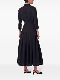 Carolina Herrera Pleated Maxi Dress - Farfetch Off Shoulder Gown, Denim Maxi Dress, Evening Dresses With Sleeves, Ankle Length Dress, Maxi Dress Black, Maxi Jersey Dress, City Dress, Dresses Xxl, Pleated Maxi Dress