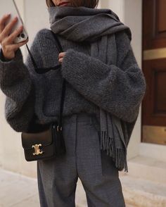 Vinter Mode Outfits, Estilo Indie, Autumn Fits, Grey Outfit, Chic Outfit, Sporty Chic, Grey Pants, Autumn Outfit, Outfit Inspo Fall