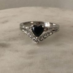 New Ring Cz Stone - Not Stamped Silver Plated Alloy Any Questions Please Let Me Know Goth Promise Ring, Stretchy Rings, Alternative Wedding Rings, Tiffany Diamond, Stone Fashion, Natural Diamond Ring, Victorian Rings, Jewelry Black, Rhinestone Ring