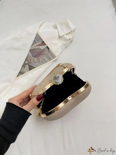 BirdinBag - Heart-shaped Metallic Clutch with Chain Strap for Womens Evening Party - Mini and Glittering Metallic Clutch Bag, Metallic Clutch, Polyvinyl Chloride, Word Wrap, Box Bag, Mini Fashion, Evening Party, Gold Details, Chain Strap