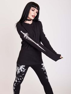 Gothic Long Sleeve T-shirt For Fall, Halloween Cosplay Long Sleeve Tops, Emo Style Long Sleeve T-shirt, Edgy Long Sleeve Halloween Tops, Emo Long Sleeve Tops For Fall, Emo Long Sleeve T-shirt For Alternative Fashion, Emo Long Sleeve Tops For Streetwear, Emo Long Sleeve Tops, Fitted Long Sleeve Band Merch Tops