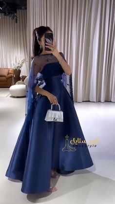 Prom Dress With Cardigan, Balkan Wedding, Dress Extravagant, Eid Looks, Cute Formal Dresses, Simple Prom Dress, Dresses Formal Elegant, Elegant Dresses Classy, Pretty Prom Dresses