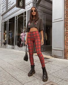 Vestiti Edgy, Converse Outfits, Mode Grunge, Fest Outfits, Tumblr Outfits, Mode Casual, Aesthetic Colors, Nyc Fashion, Grunge Style