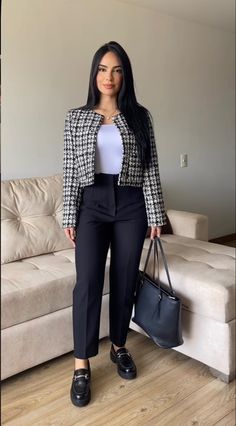 Lawyer Aesthetic, Corporate Attire Women, Female Lawyer, Ținute Business Casual, Aesthetic Tips, Cute Professional Outfits, Elegantes Business Outfit, Elegantes Outfit Frau, Business Professional Outfits