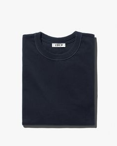 Our 330 gsm Heavy Cotton T-Shirt is designed with a generous volume in a straight, boxy silhouette, dropped shoulders, fitted crew neck and contrasting top-stitching. Made of a recycled and organic cotton blend—providing breathability, durability and a rich, sculptural drape. Volumous, boxy fit Fitted crewneck Dropped shoulder Model is 176 cm/ 5’9’’and wears size M Size down for a more fitted look Style ID: MMO016052201-6998 50% recycled cotton 50% organic cottonMade in Portugal Boxy Fit Organic Cotton T-shirt With Crew Neck, Basic Crew Neck Top With Double-needle Sleeve, Boxy Fit Crew Neck Top For Everyday, Cotton Crew Neck Tops With Contrast Stitching, Cotton Tops With Contrast Stitching And Crew Neck, Cotton Tops With Contrast Stitching And Relaxed Fit, Everyday Crew Cotton Tops, Crew Neck Cotton Tops For Everyday, Cotton Crew Neck Tops For Everyday