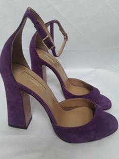 Lavender Shoes, Quinceañera Ideas, Velvet Block Heels, Pencil Heels, Heels Aesthetic, Purple Heels, London College, Perfect Heels, London College Of Fashion