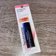 Neutrogena Revitalizing And Moisturizing Tinted Lip Balm Spf 20 30 Sunny Berry Neutrogena Lip Gloss, Neutrogena Makeup, Neutrogena Hydro Boost, Berry Color, Soft Caramel, Lip Shine, Tinted Lip Balm, Lip Balm Gloss, Lip Moisturizer