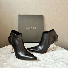 Tom Ford For Gucci Fw97 Vintage 36.5 Usa 6.5 100% Nappa Leather Jet Black Pristine - Heel Taps Need To Be Replaced, But You Will Receive An Extra Set I Think These Fit More Like A 6. I'm A 6.5 And They Are Too Tight Around The Toe Area. I Suppose If You Have Shorter Toes, You Might Find Them More Suitable. Crying Because I Bought These For Myself, But They Are Too Tight. This Heel Was All Over The Runways, Ad Campaigns, Mariah Carey, Etc. The Heel Is About 2.75 Inches, Although It Appears Bigger Tom Ford For Gucci, Gucci By Tom Ford, Heel Taps, Heel Tap, Ad Campaigns, Mariah Carey, Gucci Shoes, Ad Campaign, Leather Booties