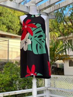 womans White Hawaiian Dress, African Bridesmaid Dresses, Aloha Dress, Romantic Status, Hawaiian Culture, Batik Fashion, Hawaiian Dress, Black Halter, Halter Style