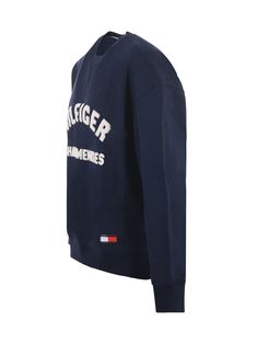 Tommy Hilfiger sweatshirt in dark blue cotton blend. Ribbed crewneck. Long sleeve. Ribbed cuffs and bottom. Front logo in sponge. Oversized fit. 58% viscose, 42% cottonComposition: Misto Cotone Logo Print Sweater For Winter Loungewear, Crew Neck Logo Print Sweater For Loungewear, College Sweater With Ribbed Cuffs, College Long Sleeve Sweater With Ribbed Cuffs, Long Sleeve Sweater With Ribbed Cuffs For College, Tommy Hilfiger Cotton College Tops, Tommy Hilfiger Casual Tops For College, Casual Tommy Hilfiger Tops For College, Relaxed Fit Crew Top With Logo Detail