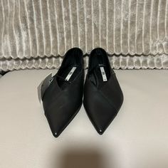 Nwt Size 38 Modern Black Slip-on Pointed Toe Flats, Black Leather Pointed Toe Flats For Spring, Black Pointed Toe Slip-on Flats, Casual Style, Black Slip-on Pointed Toe Flats Casual, Black Slip-on Pointed Toe Flats, Black Slip-on Pointed Toe Flats For Casual Wear, Chic Black Pointed Toe Flats In Synthetic Material, Black Synthetic Pointed Toe Slip-on Flats, Black Pointed Toe Synthetic Flats