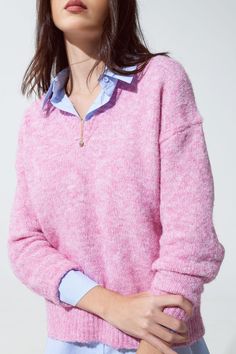 Embrace warmth and style with our Cozy Pink Fluffy Knit V-Neck Sweater, a must-have addition to your wardrobe for the cooler months. Charming Pink Color: This sweater comes in a trendy pink shade, perfect for adding a cheerful touch to your winter and spring ensembles. Luxuriously Soft Fluffy Knit: Crafted from a blend of 70% Polyester, 21% Polyamide, 8% Wool, and 1% Elastane, this sweater offers a fluffy and soft texture that's comfortable and cozy, ideal for chilly days. Flattering V-Neck Desi Winter And Spring Outfits, Jersey Rosa, V Sweater, Fluffy Knit, Softest Sweater, Cozy Knits, Color Rosa, Everyday Wardrobe, Pink Sweater