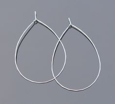 Material: brass + rhodium plated (nickel free) Size: Approx 53 mm (diameter) Conversion : 1 inch = 25.4mm or 1mm = 0.0393 inch Color: silver Quantity: 6 pieces Available in larger quantities! Oversized Earrings, Earrings Ear, Big Earrings, Earring Findings, Ear Wire, Rhodium Plated, Free Size, 1 Inch, Plating