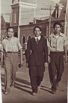 1940s Mens Fashion, Chicano Love, Masc Fashion, Chicana Style, 20th Century Fashion