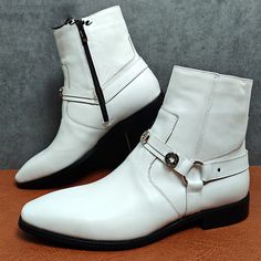 Achieve the perfect blend of comfort and style with our CrocMajestic Smooth Ankle Boots. Boasting a 2.5cm heel and sheepskin lining, these boots provide a luxurious yet grounded experience. Make every step count. Casual Everyday, Travel Backpack, Signature Style, Accessories Shop, Travel Bags, Classic Style, White And Black, Ankle Boots, Bag Accessories