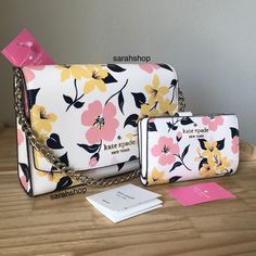 100% Authentic Kate Spade Carson Lily Blooms Print Crossbody Comes With A Matching Wallet Cream Multi And Gold Hardware Brand New With Tags 9"L X 6"H X 2.5"D Chain Handle Is 5” Drop Long Shoulder Strap Included Kate Spade Floral Bag, Kate Spade Crossbody Purse, White Crossbody Bag, Lily Bloom, Floral Purse, Floral Bags