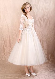 Retro 50s Inspired Long Sleeves Tea Length Tulle Wedding Dress Tea Length Wedding Dresses Lace, Tea Length Wedding Dress Vintage, Tea Length Prom Dress, Tea Length Tulle, Wedding Dress Vintage, Tea Length Wedding, Elegant Prom Dresses, Tea Length Wedding Dress, Wedding Dress Sizes