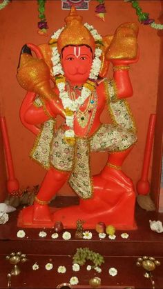 a statue of the hindu god ganesh