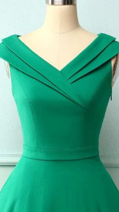 Vintage Green Dress, Classic Dresses, Dress With Collar, Unique Blouse Designs, Sleeves Designs For Dresses, Unique Blouse, 1950s Style, Trendy Blouse Designs