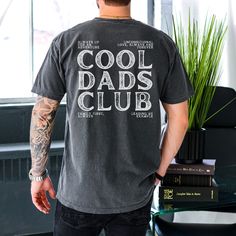 "Celebrate the new dad in style with the \"Cool Dads Club\" Comfort Colors Shirt, perfect for first Father's Day, gender reveals, or birthday surprises. Grab yours today and make it a gift to remember! 👕 PRODUCT MATERIAL The Comfort Colors 1717 shirt are comfortable t-shirt made of 100% pre-shrunk, double-needle stitched ring-spun cotton that offers: A relaxed fit and wide range of color options Pigment-dyed fabric giving it a vintage, lived-in look Added durability from double-needle stitching Comfortable enough for everyday wear 📏 SIZING These soft, comfortable Comfort Colors t-shirts are ideal for a casual, stylish look without being form-fitting. While more relaxed than other brands, the thick cotton material is still flattering. A size guide is provided in the listing photos to help Cool Dads Club, Dad Shirts Vinyl, Dad Tshirt Ideas, Gifts For Expecting Dads, Dad Outfits, Gift For Dad Birthday, Birthday Surprises, 1st Fathers Day Gifts, Gender Reveal Gifts