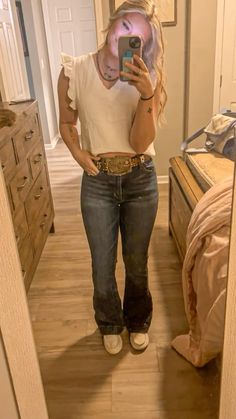 #westernootd #western #westernoutfit #westernoutfitideas #countryoutfit #westernfashion #westernfashioninspo Western Outfits Women Cowboy Hat, Cute Shirts Outfits, Country Outfit Ideas For Women, Summer Rodeo Outfits Shorts, Country Concert Outfit Bootcut Jeans, Boot Cut Jeans Western, Western Cozy Outfits, Country Outfit For School, Ffa Outfits Style