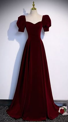 Red Gown For Wedding, Velvet Cloth Design, Short Sleeve Evening Gown, Velvet Dresses Ideas, Red Prom Dress Sleeves, Pretty Gowns Princesses, Christmas Party Outfits Dress, Cute Simple Dresses Classy, Simple Prom Dress With Sleeves