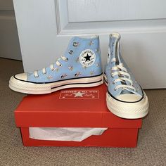 Limited- Edition Converse, Chambray Blue Floral Embroidered Size 6.5 Embroidered Sneakers, Embroidered Converse, Converse Chuck 70, Shoe Inspo, Chuck 70, Birthday Gift Ideas, Womens Converse, Converse Chuck, Chucks Converse