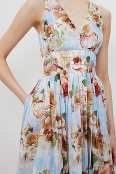 Silk Cotton Rose Print Plunge Woven Maxi Dress | Karen Millen Romantic Essence, Outfits For Mexico, Business Casual Summer, Spring Wedding Guest Dress, Petite Business Casual, Eid Outfits, Fall Wedding Guest Dress, Bachelorette Outfits, Evening Dresses Cocktail