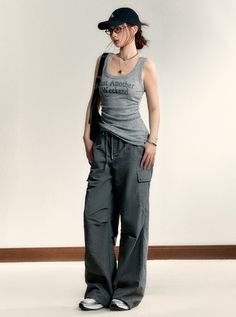 Asymmetrical Tank Top, Grey Khakis, Sleeveless Vest, Skirt Pants, Monaco, Things To Wear, Street Style, Tank Top, Tank Tops