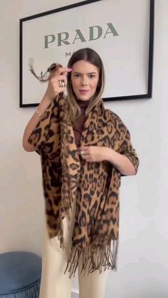 Leopard Shawl Outfit, Scarves Outfits Winter, Scarf Top Winter, Stylish Scarf Ideas, How To Wear A Pashmina With A Dress, Pashima Scarf Ideas, How To Wear A Scarf As A Shawl, Shawl Wearing Style