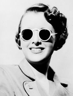 Lady Hollywood: Sunglasses Adrienne Ames, Mary Astor, Oliver Goldsmith, Classic Movie Stars, Retro Waves, Retro Hairstyles, Stylish Sunglasses