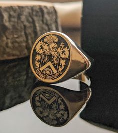 "Silver Coat of Arms Signet Ring , Crest Ring, Family Crest Rings , Custom Signet Ring, Family Crest Signet Ring, Personalized Signet Ring ❥You can send us your family logo or symbol and order your product. When we receive your order, we will send you a sketch of your logo and ask for your confirmation. After you confirm your logo, we will immediately start manufacturing your product. ☞ ☞ ☞ ITEM DESCRIPTION ☜ ☜ ☜ * Material : 925K Sterling Silver * Ring Face Size Options ; - Small Face Size : 14 Class Rings College, Family Crest Rings, School Rings, College Rings, Custom Signet Ring, Family Ring, Graduation Rings, Family Logo, Small Face