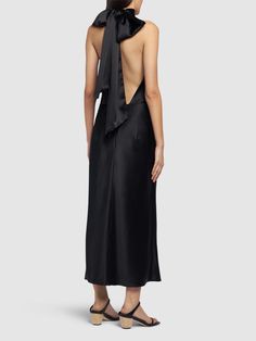 Self-tie halter neck closure. Open back. Model is wearing a size40 Satin Long Dress, Back Model, Satin Dress Long, Versace Brand, Flat Espadrilles, Shearling Jacket, Ski Wear, Max Mara, Swimwear Tops