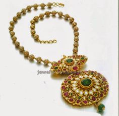 uncut Heavy Ruby Chandbali Temple Necklace, Antique Necklaces With Large Beads For Gift, Antique Beaded Necklaces With Large Round Beads, Big Ruby Beads Necklace, Hasli Necklace Jadau, Antique Pearl Necklace, Vintage Indian Jewelry, Modern Gold Jewelry