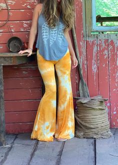 Casual Full Length Flares For Spring, Casual Full-length Spring Flares, Casual Stretch Flares, Trendy Summer Full-length Flares, Casual Summer Stretch Yoga Pants, Casual Stretch Yoga Pants For Summer, Casual Bottoms For Fall Festival, Summer Casual Flowy Bottoms, Trendy Summer Cotton Flares