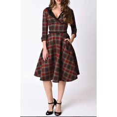 Unique Vintage Green/Red Plaid Swing Dress With Collar. Size Sm/4, See Photos For Measurements. Please Note That The Black Belt Is No Longer Present, You Will Have To Provide Your Own Or Wear Without. There Is Also A Small Flaw On The Skirt Hem Where It Has Not Been Sewn. You Can Throw A Couple Of Stitches On It Or Just Leave As It. Please See Photos For More Information. Dresses 1950s Style, Unique Vintage Dresses, Kimono Wrap Dress, Dress With Collar, Balloon Dress, Belted Midi Dress, Midi Sheath Dress, 80 Dress, Vintage Plaid