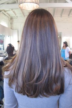 color One Length Fine Hair, Graduated Haircut Medium, Long Layers From The Back, Long Blended Layers, Highlights Bob, Short Straight Hair, Brunette Highlights, Long Brown Hair, Ombre Hair Color