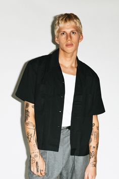 Venice Short-Sleeve Summer Shirt | Black Mens Short Sleeve Button Up Outfit, Boxy Shirt Outfit Men, Cropped Shirt Men, Tom Ripley, Sleeve Shirt Outfit, Shirt Outfit Men, Vest Shirt, Mens Fashion Summer, Sweatshirt Shirt