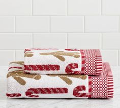 Mr. Spice Towel | Pottery Barn Christmas Bath Towels, Pottery Barn Christmas, Christmas Bathroom Decor, Christmas Bathroom, Christmas Towels, Shower Towel, Williams Sonoma Home, Bath Linens, Green Christmas