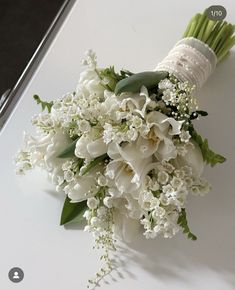 Elegant Bridal Bouquets, Brides Flowers Bouquet, Elegant Wedding Bouquets, Simple Wedding Bouquets, Elegantes Makeup, Bridesmaids Bouquet, Bridal Bouquet Flowers, White Bridal Bouquet, White Wedding Bouquets