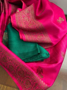 Condition- brand new  Type - banarasi Material- pure silk  Fall and picot done  Blouse piece included  Very pretty banarasi with antique zari weaving. Easy to drape- not stiff. Saree color is such that it could be paired up with your existing contrasting blouses. Pink Raw Silk Traditional Wear For Ceremonies, Pink Jamawar Blouse Piece With Zari Weaving, Pink Raw Silk Saree With Traditional Drape, Pink Raw Silk Saree With Self Design, Pink Tussar Silk Saree For Festivals, Anarkali Raw Silk Pink Saree, Pink Raw Silk Dupatta For Traditional Ceremonies, Pink Anarkali Tussar Silk Saree, Pink Anarkali Saree In Raw Silk