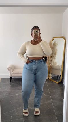 Hourglass Mid Size Outfits, Samantha Kash Outfits, Midsize Ootd, Plus Size Aesthetic Outfits, Oversized Shirt Outfit, Modest Casual Outfits, Outfits Baggy