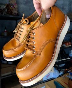 Rugged Boots, Rugged Men, Vintage Hawaii, Red Wing, Red Wings, Men's Style, Work Boots, Fashion Watches