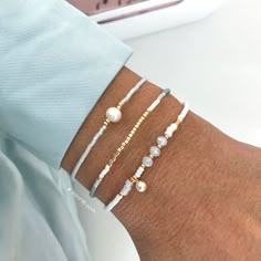 Mix Bracelet - White & Pearl – Mint15 Light Blue Bracelet, Miyuki Beads, Bracelet Vintage, Blue Pearl, Bijoux Diy, Blue Bracelet, Beach Jewelry, White Pearl, Cute Jewelry