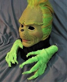 GRINCH latex MASK + 2 Gloves COSPLAY The Grinch Christmas Halloween Costume art | eBay Green Halloween Costume Party Mask, Green Halloween Cosplay Mask, Green Masks And Prosthetics For Halloween Costume Party, The Grinch Christmas, Halloween Prop, Theatre Costumes, Replica Prop, Cosplay Halloween, Grinch Christmas