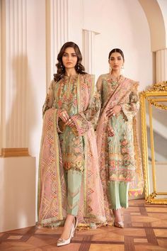 Summer Clothes Collection, Pakistani Dresses Online, Miroslava Duma, Salwar Dress, Timeless Outfits, Dress Salwar Kameez, Eid Dresses, Pakistani Salwar Kameez, Chiffon Collection