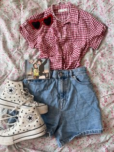 Americore Outfits, Americana Aesthetic Fashion, Liv Mckenzie, Sixties Outfits, Coquette Fits, America Outfit, Downtown Outfits, Americana Fashion, Vintage Americana